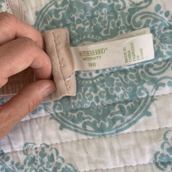 2 maternity/nursing bras -36b - Picture 3 of 4